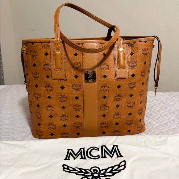 MCM Reversible Liz Shopper Tote - Picture 2 of 9